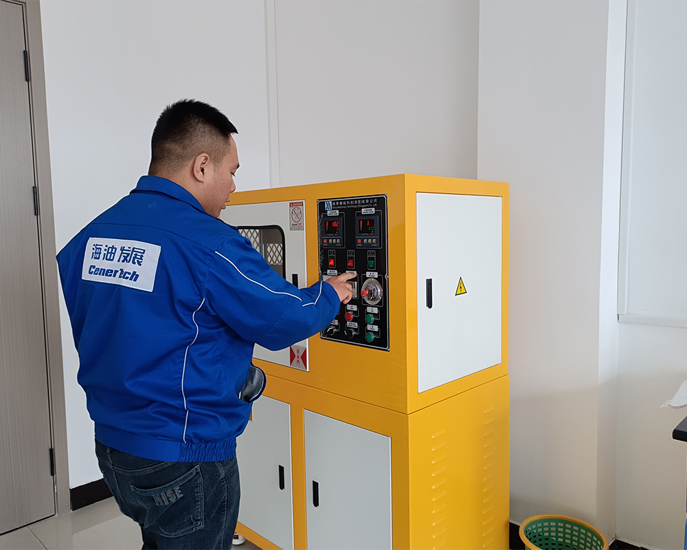 模壓機客戶現(xiàn)場