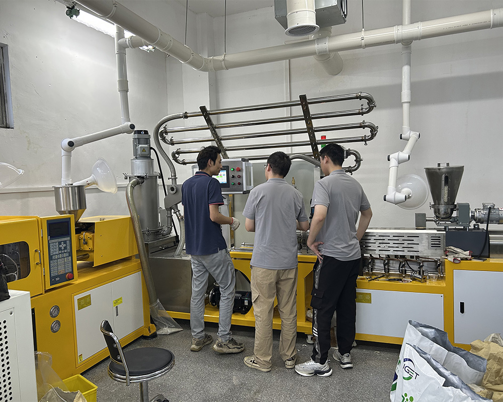 注塑機(jī)使用現(xiàn)場