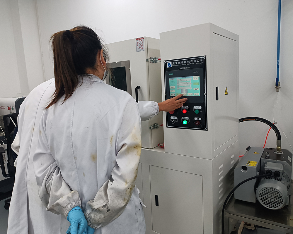 醫(yī)療行業(yè)抽真空壓片機(jī)